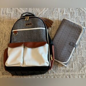 Itzy Ritzy Black and White Baby Bag